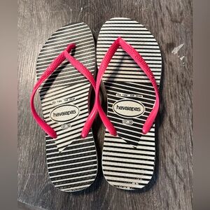 Havaianas Size 7/8 flip flops